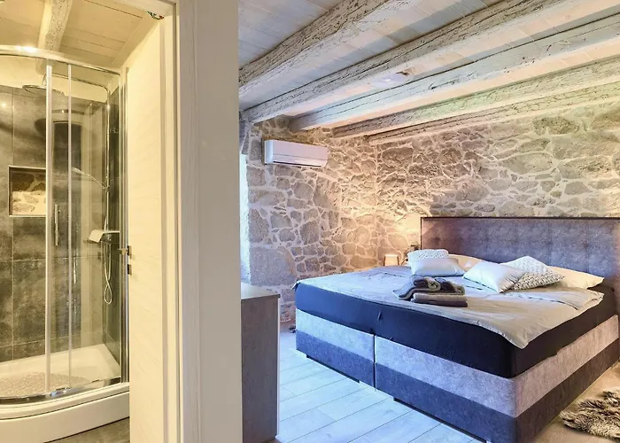 Veselici בית נופש פלומין